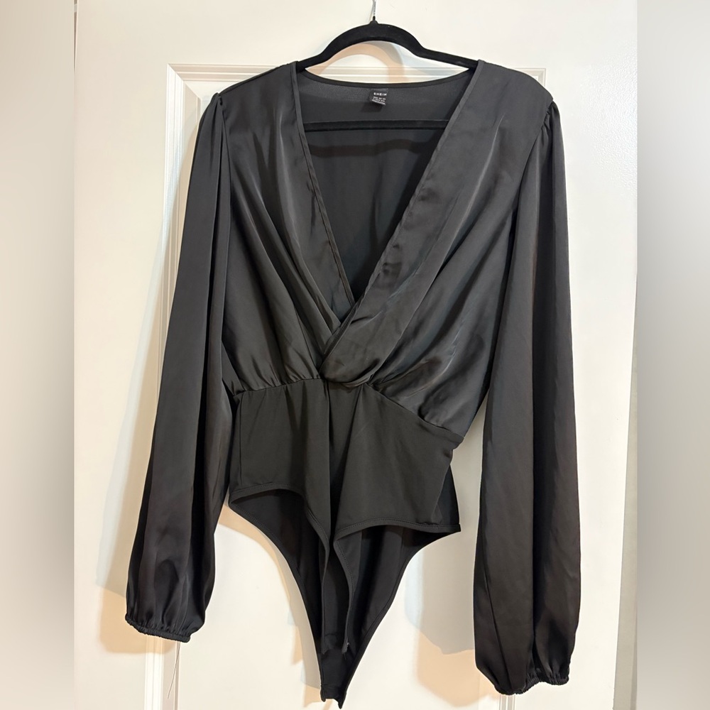 SHEIN Black Long-Sleeve Surplice Bodysuit